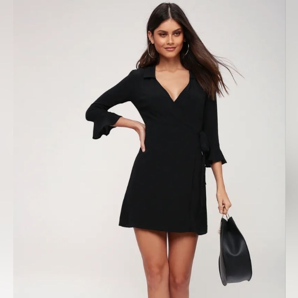 NWT Lulu’s Cardwell Flounce Bell-Sleeve Wrap Mini Dress Sz S